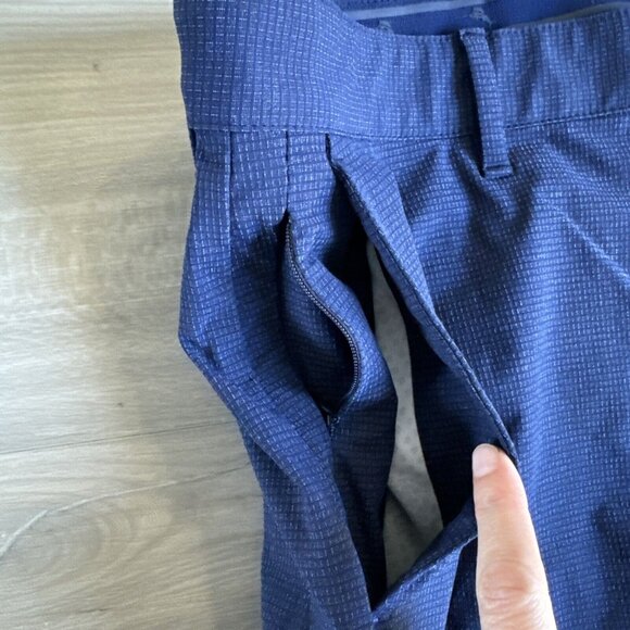 Tommy Bahama Mens 38 Navy Golf Performance Chino Shorts Textured Nylon Spandex - Picture 8 of 11